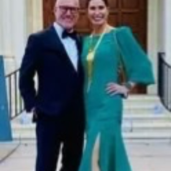 Elegant Green Maxi Dress - Picture 7 of 12